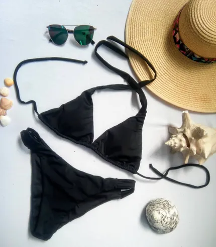 Bikini tipo triangulo